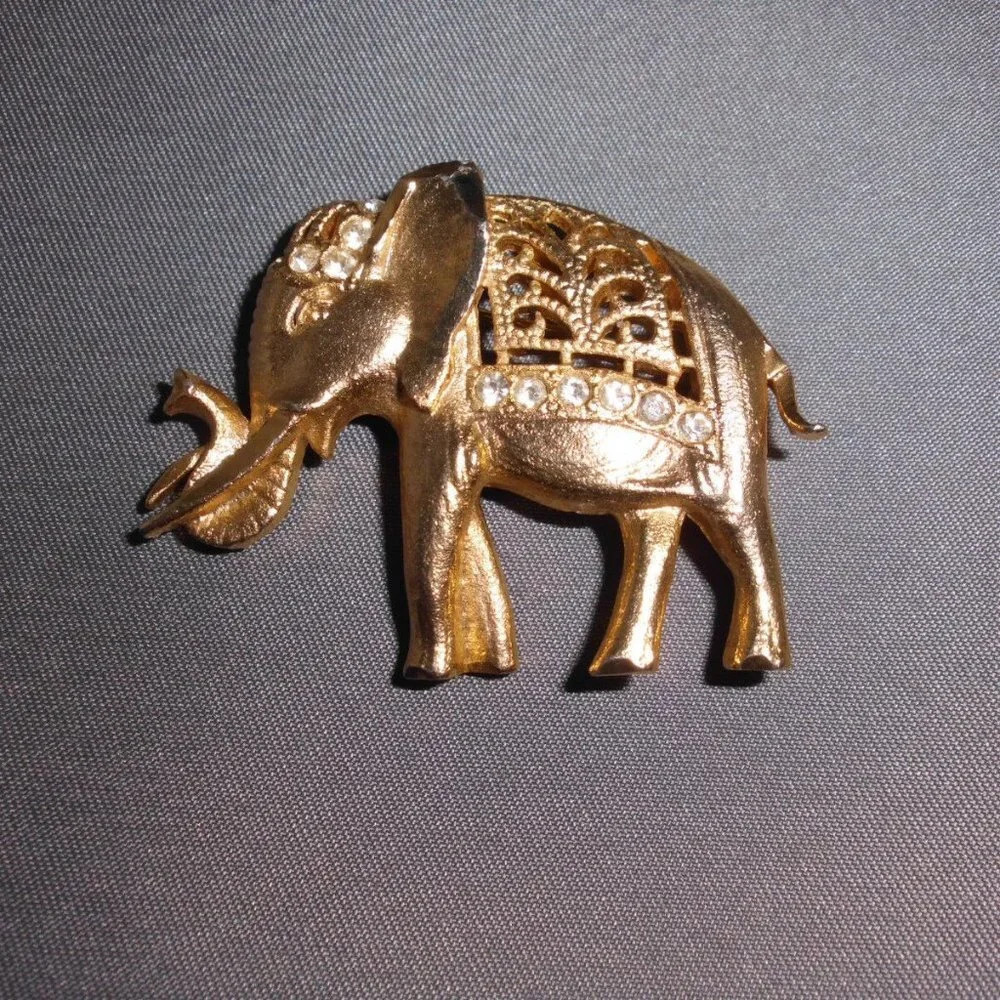 Gold Tone Elephant Rhinestone Middle East Pin